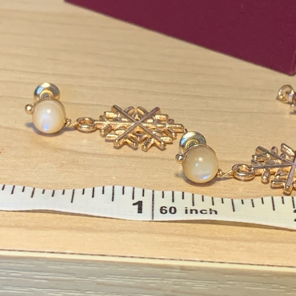 Rose gold & Moonstone Snowflake Jewelry Set - Picture 6 of 8